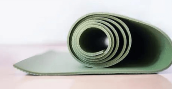 How Thick Should a Yoga Mat Be